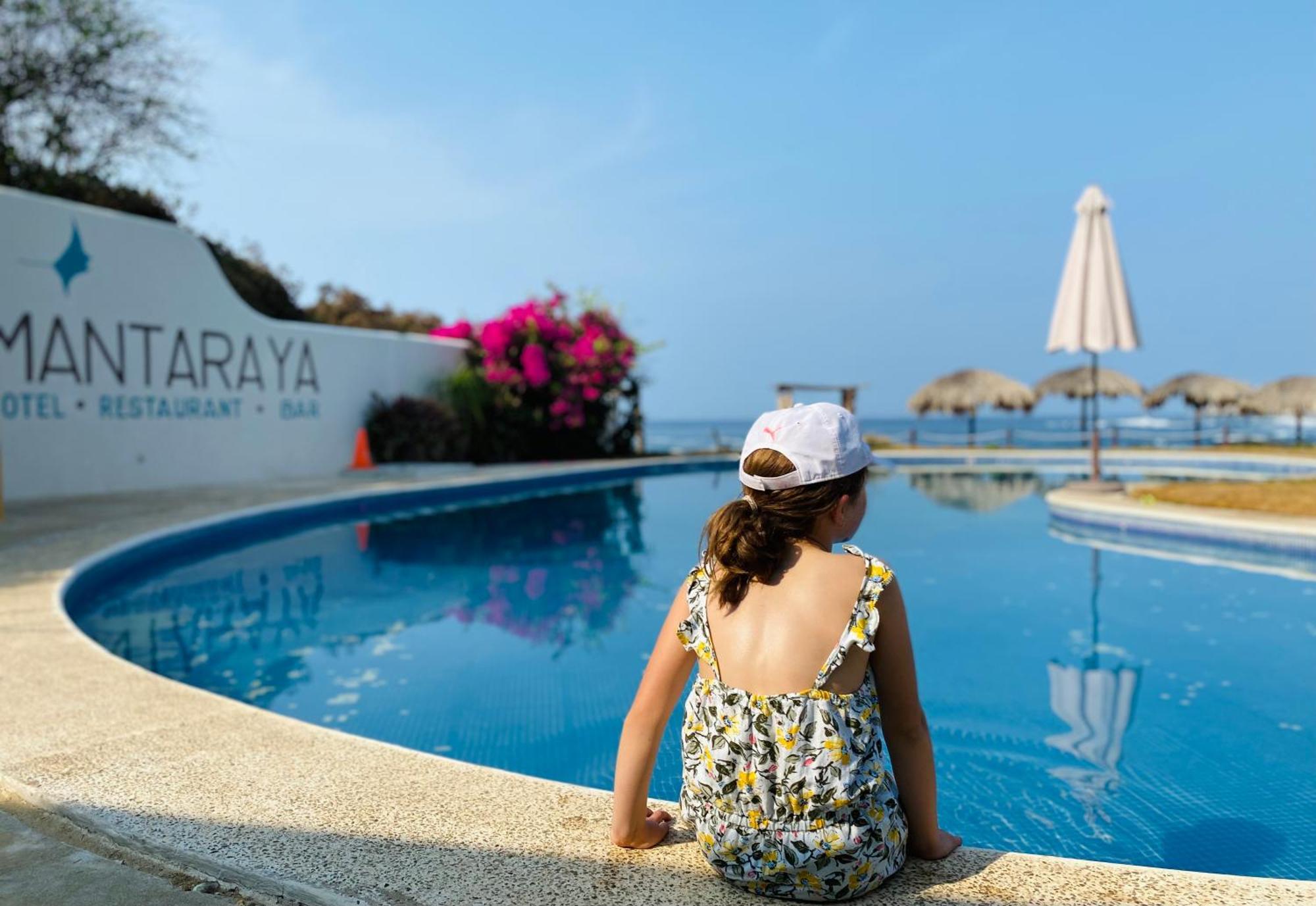 Manta Raya Hotel - Right On The Beach Cuatunalco Exterior foto